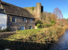 Riverside apartment, hótel í Brecon