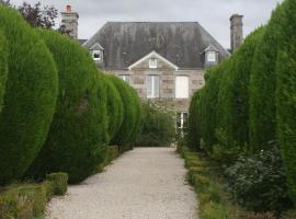 Les Sapins, cheap hotel in Beaumesnil
