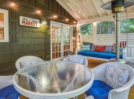 Lakemont Vacation Rental with Screened-In Porch!, hotell i Lakemont