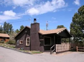 Lazy R Cottages- 2 cabin