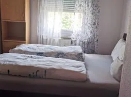Maison Room