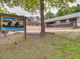 Van Buren Retreat with Shared Fire Pit and Grills!, hotel en Van Buren