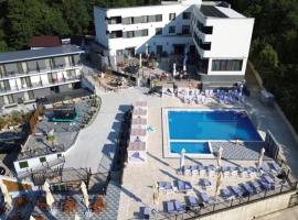 Partizan Resort, hotel em Eşelniţa
