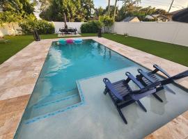 Saltwater pool, FREE beach passes & GREAT location!, hotell i Boynton Beach