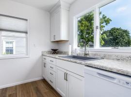 Annies on Adair - NO Step Entry ค็อทเทจในDubuque