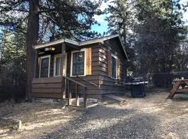 Triple R Cottages- 7 cabin