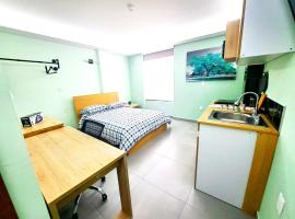 A07 Full Suite ‖ Mini Dept at Plaza Acequia, апартаменти у місті Куаутітлан-Іскальї