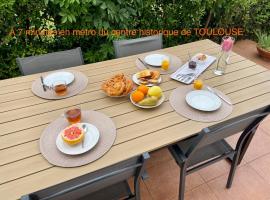 50 m2 T2 au calme, lumineux, confortable, cosy, climatisé, privatif avec parking gratuit et terrasse