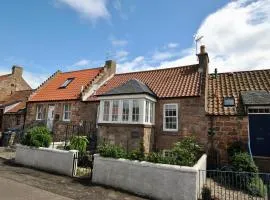 The Old Stables- charming cottage Crail