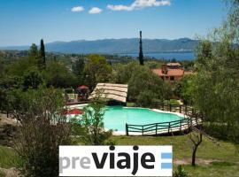 Capilla del Lago: Villa Carlos Paz'da bir otel