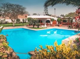 Hotel Las Dalias, hotel v destinaci Huaral