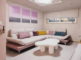 Close to Gangnam, COEX, Asan Medical Centar & Luxury Apartment near Lotte world