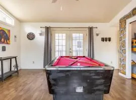 Sleeps 22 Pool table Hot Tub shuffle board darts