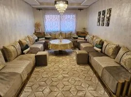 family apartment with swimming pool air conditionning and elevator