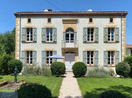 Le Manoir aux Volets Verts, hotel s parkovaním v destinácii Salerm