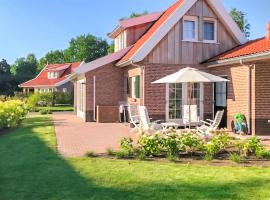 Nice Home In Hoge Hexel With 3 Bedrooms And Wifi, vakantiehuis in Hoge-Hexel