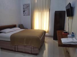 Hotel Putra Kembar, hotel in Kayuparing
