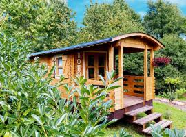 Little Wood Lodges Insolites, glamping site in Bailly-aux-Forges