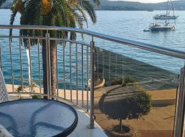 Chic apartment in the City Center by the sea