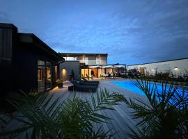 Hus nära havet i Olofsbo, Hotel mit Pools in Falkenberg