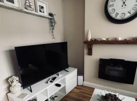 Cosy one bed apartment in Carnlough, hotel Ballymenában
