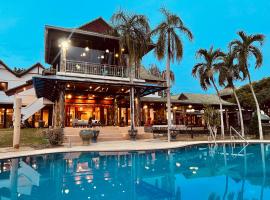 Phoenix Golf 10bed room luxury house, hotel v destinaci Ban Huai Yai