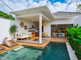 Villa Karina - Sumptuous 1BR Private Luxury Villa Walking Distance to Nyanyi Beach – hotel w mieście Tabanan