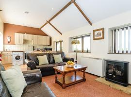 Exmoor Gate Lodges, hotel with parking in Chipstable