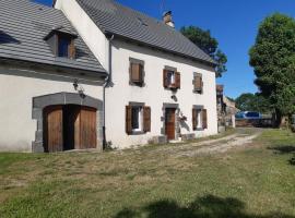 Gîte Ussel, 5 pièces, 9 personnes - FR-1-742-60, holiday home in Ussel
