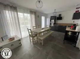 Maison PMR avec Jardin, 8 km de St-Gilles-Croix-de-Vie, 3 Chambres, Wifi et Vélos - FR-1-426-540