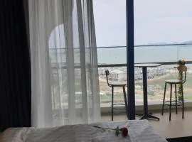 Citadines House - seaview & balcony - studio apartment