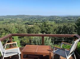 Provencal villa with stunning view & summer pool, vakantiewoning in Rochefort-du-Gard