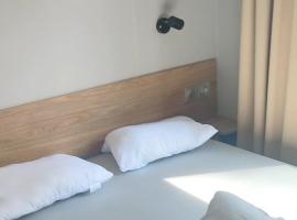 Mobil home spacieux, hotell i Seignosse