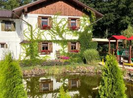 Kuria Bzenica, homestay in Bzenica