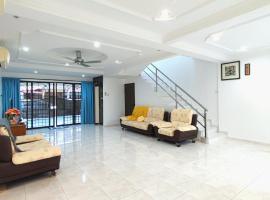 Melaka Bukit Beruang -18pax, hotel in Ayer Keroh