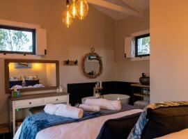 The Surfers Bush Cabin, hotel v destinaci Jeffreys Bay