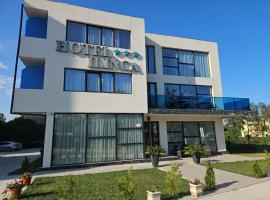 Ilinca, hotel u gradu 'Jupiter'