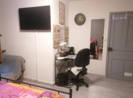 Chambres dans maison familiale, ubytování v soukromí v destinaci Saint-Girons