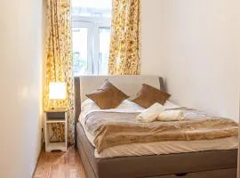 Home Like 2BR Apt Near Wien Penzing