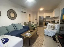 One-bedroom beach apartment, 30m from the best beach