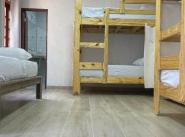 Espaço conforto e tranquilidade CASAVEG, hostel em Canoa Quebrada