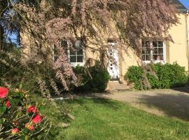 Maison spacieuse & confortable pour 4 - Grand Mont, hotel en Saint-Gildas-de-Rhuys