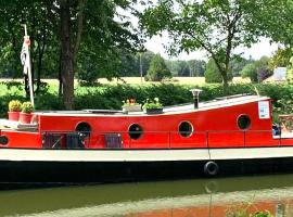 Très jolie péniche à louer, boat in Hédé