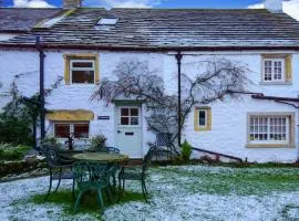 Westside Cottage, Newby Hamlet, Clapham, Yorkshire Dales National Park, Famous Three Peaks, Near The Lake District, Pets Are Welcome, Direct Parking in front of the Cottage & Guest Parking