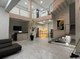 Ari Confort Hotel, Hotel in Zacualpan