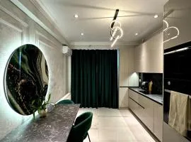Luxury City-Centric Apartment for Booking
