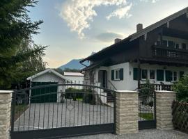 Landhaus Falkennest, hotel in Flintsbach am Inn