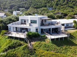 Picnic Rock Seaside Accommodation, biệt thự ở Keurboomstrand