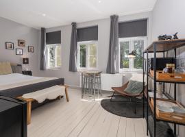Spacious Guest Suites near Historic Market - 5 Min Walk, homestay in Bruges
