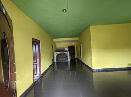 Mushtinal Guest House, homestay in Ende